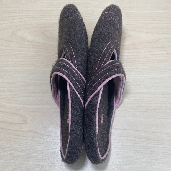 Acorn Brown and Pink Women's Wool Mary Jane Mule Slippers - Picture 5 of 8